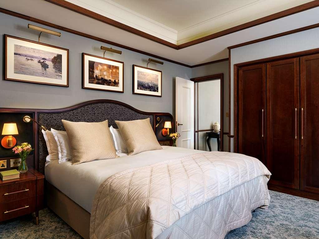 Hotel The Stafford Londyn Pokój zdjęcie A bedroom at the Taj Mahal Palace