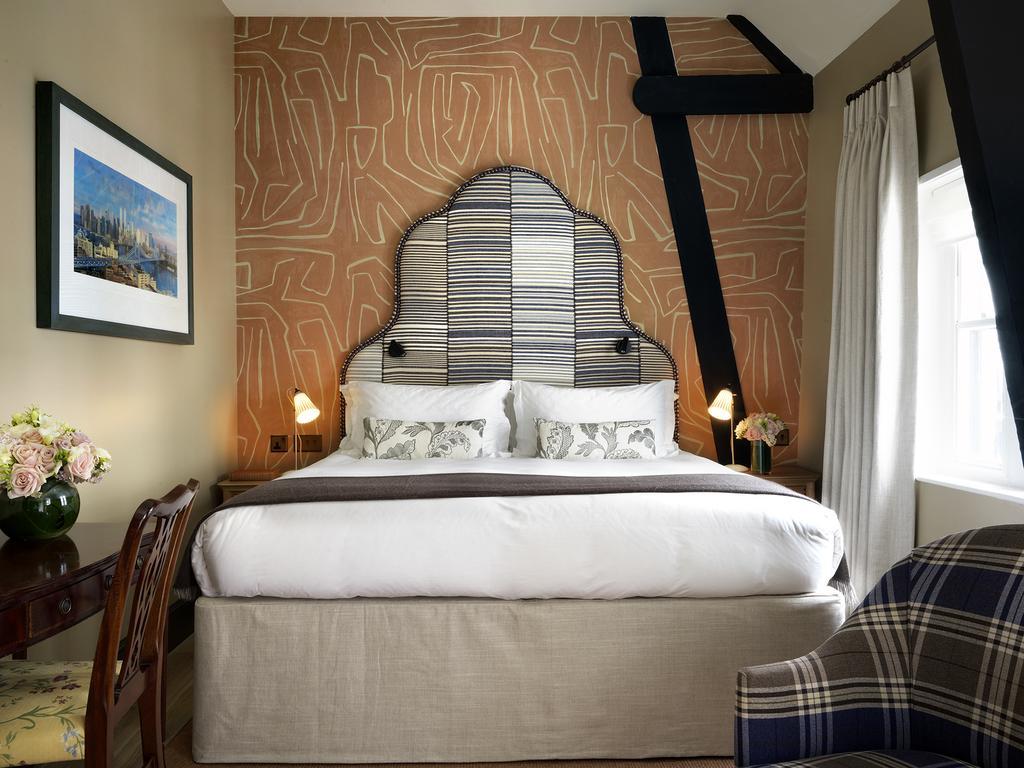 Hotel The Stafford Londyn Zewnętrze zdjęcie A bedroom at The Mitre