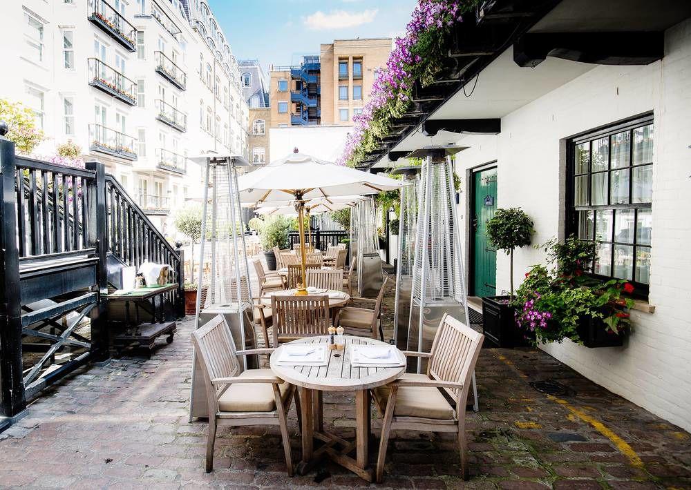 Hotel The Stafford Londyn Zewnętrze zdjęcie The courtyard at The Ivy, St John's Wood